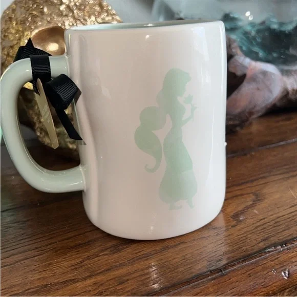 NEW Rae Dunn Disney Aladdin Coffee Cup NWT - Picture 2 of 3
